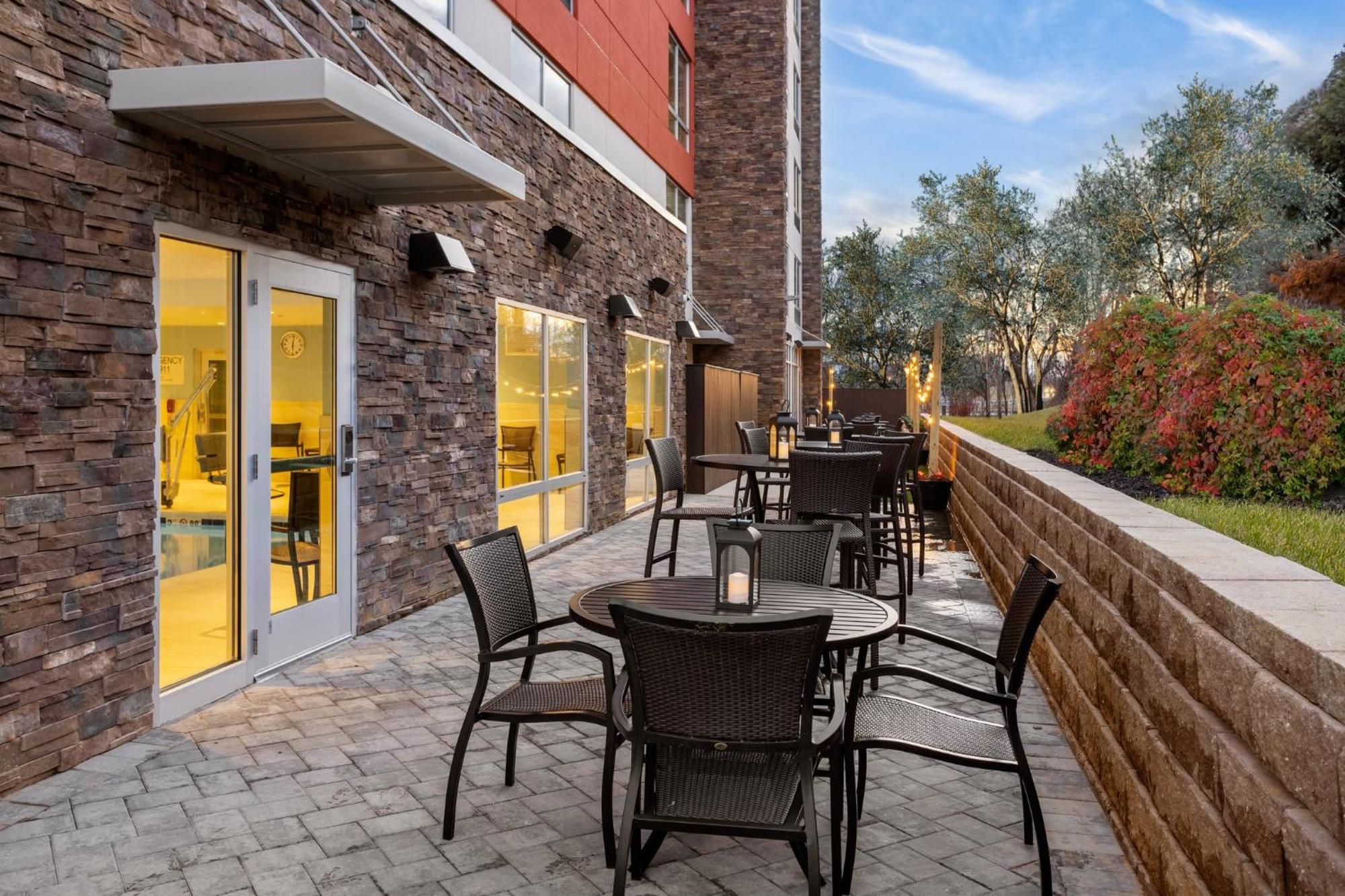 Holiday Inn Express & Suites Waynesboro East Exterior photo